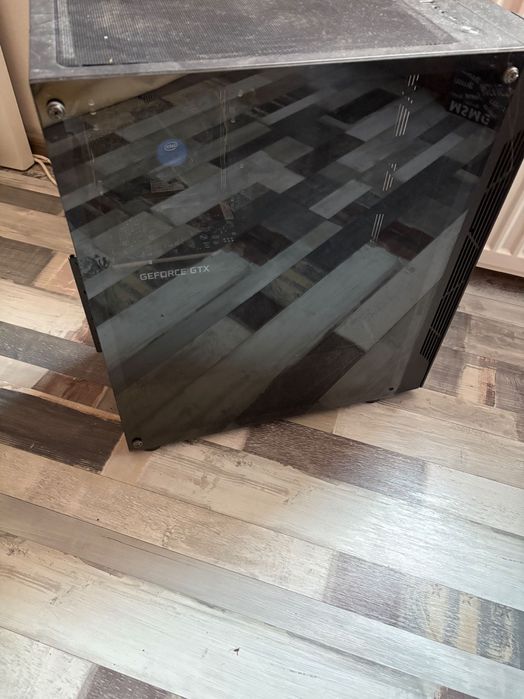 Vând pc gaming, 1650 cu un i5-10400f cu 16 gb ram