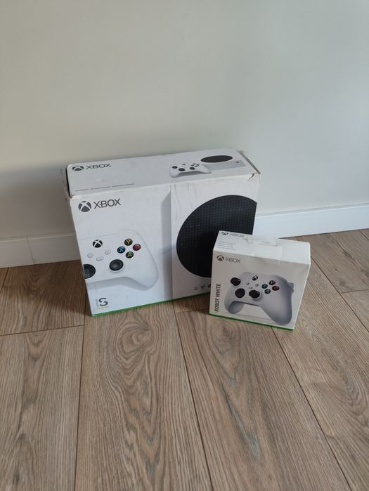 Xbox Series S 512Gb + 2джойстика