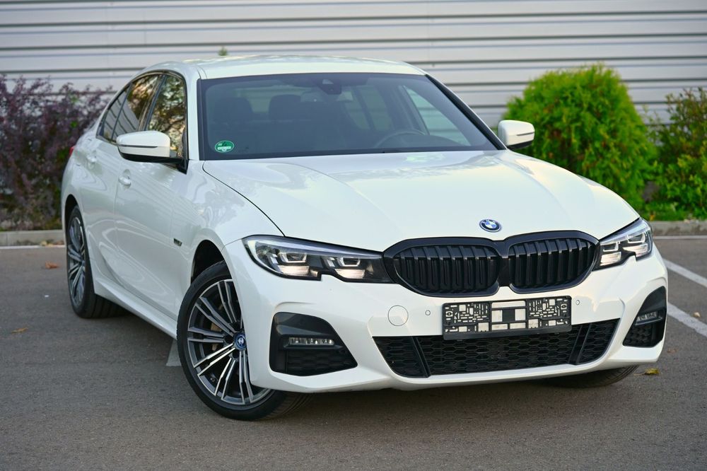 BMW Seria 3 BMW 330e pachet m