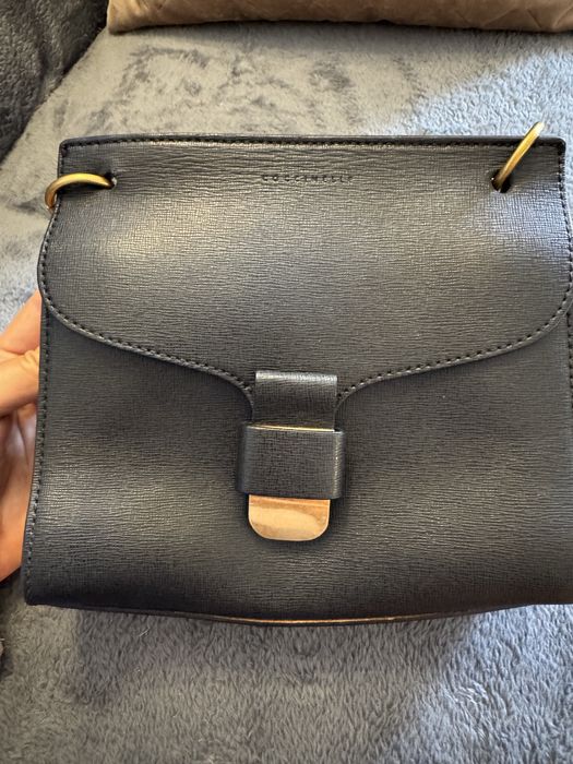 Poseta crossbody  Coccinelle ca noua, din piele.