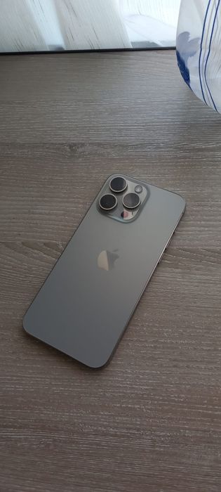 Vând iPhone 15 Pro Max ca nou