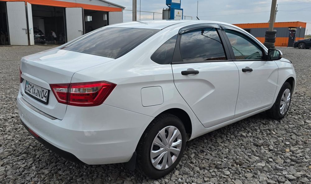 Продам Ладу Весту в идеальном состоянии