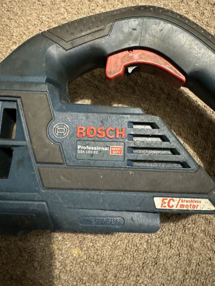 Безчетков саблен реципрочен трион Бош Bosch GSA 18V 32 professional