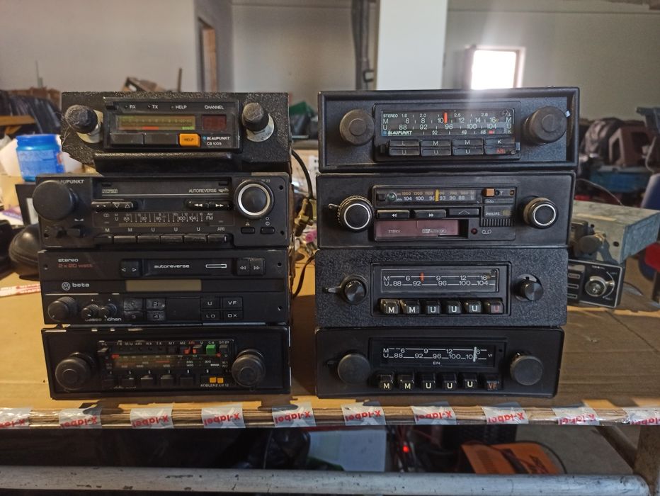 Casetofon auto citește anunțul