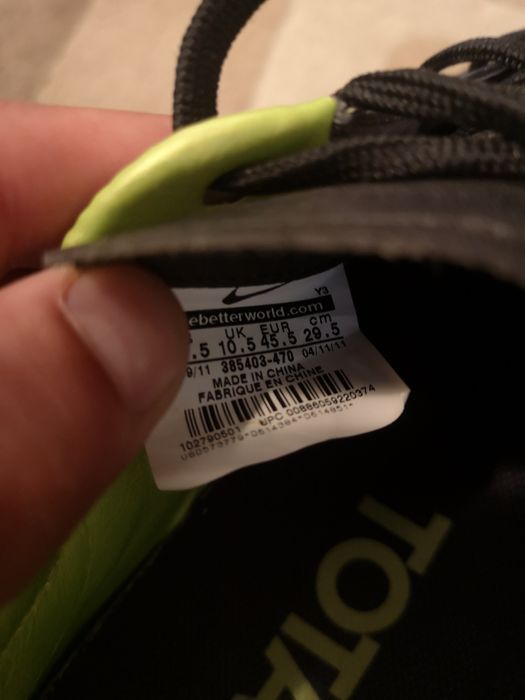 Vând ghete de fotbal Nike Total 90 in stare impecabilă
Nr 45,5
Preț 3