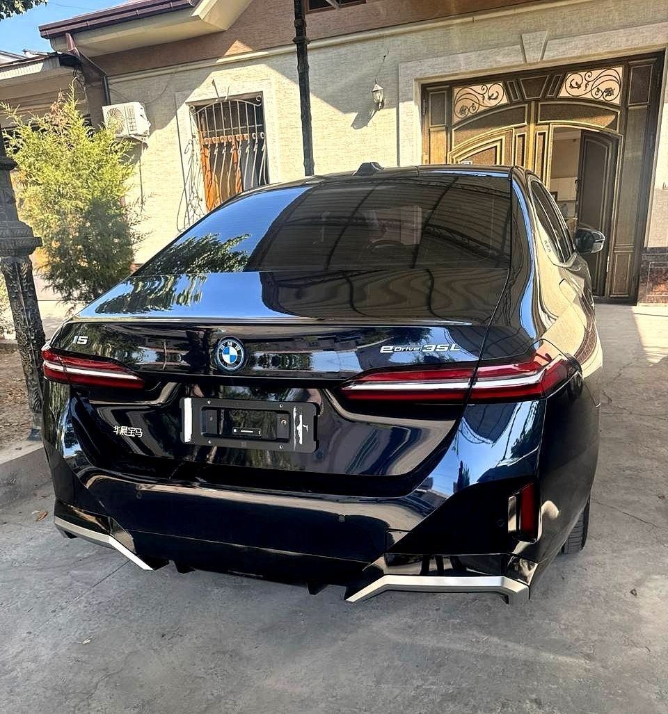 Нотариус BMW i5 35L FULL 2024