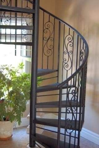 Scari metalice de interior și exterior