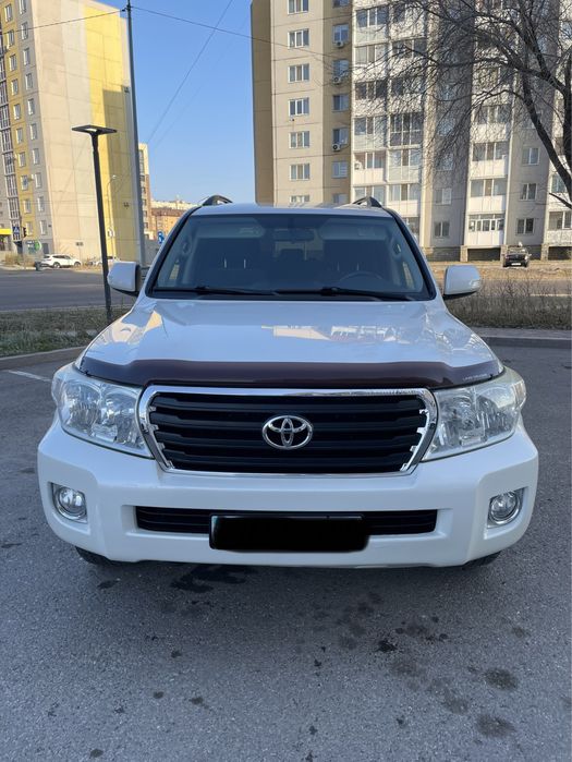 Toyota Land Cruiser 200 4.0л 2013г. продам