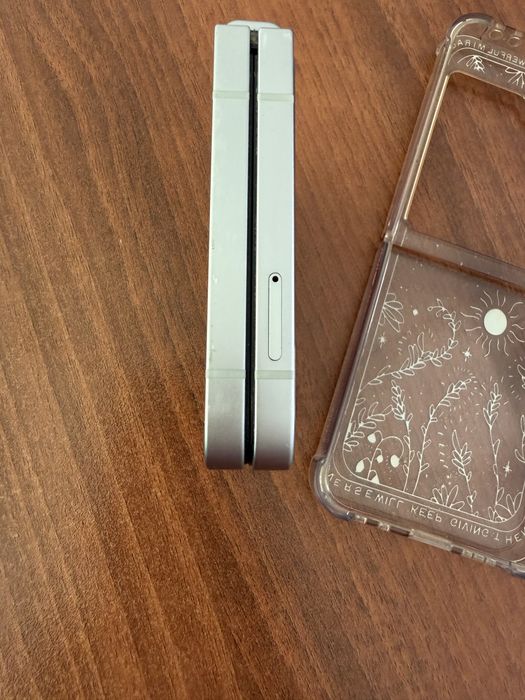 Андроид Самсунг флип 6