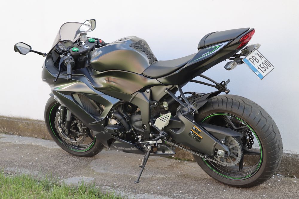 Kawasaki ZX6R 636