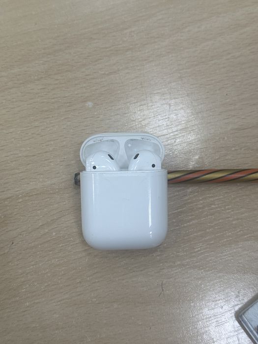 Airpods 2 поколения