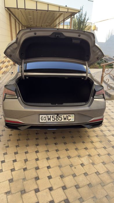 Срочно продаётся  машина Elantra 2.0 2022