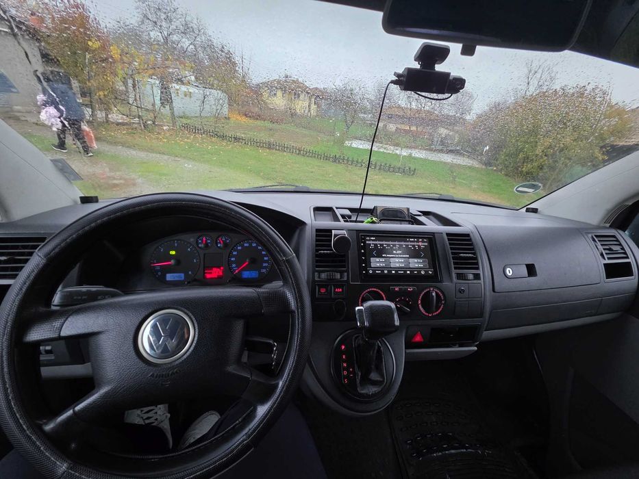 Продавам VW transporter T5