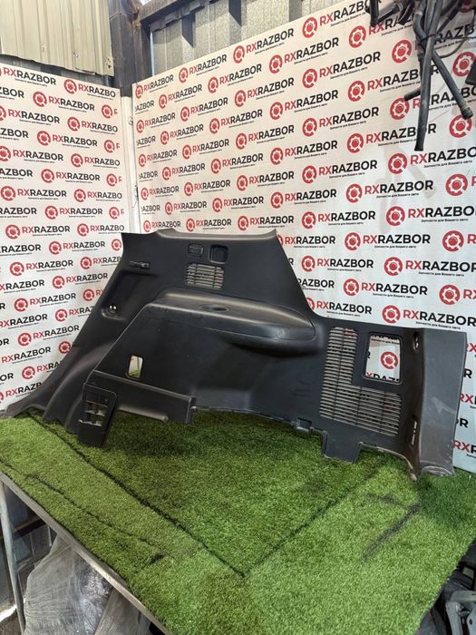 Задние обшивки багажника на Тойота Хайландер 11/13