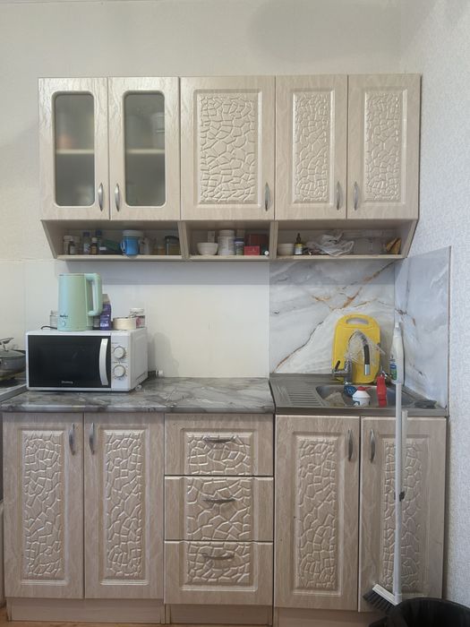 Кухонный гарнитур , в хорошем состояний