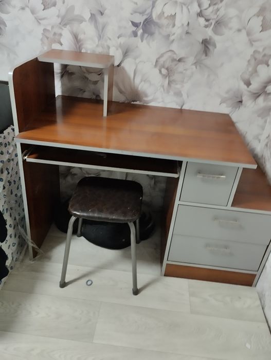 Компьютерный стол