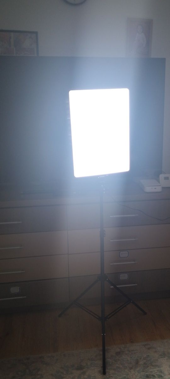 Lampă cu led cu lumina foarte puternica reglabila !