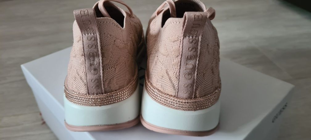 Sneackers Guess, mărimea 37