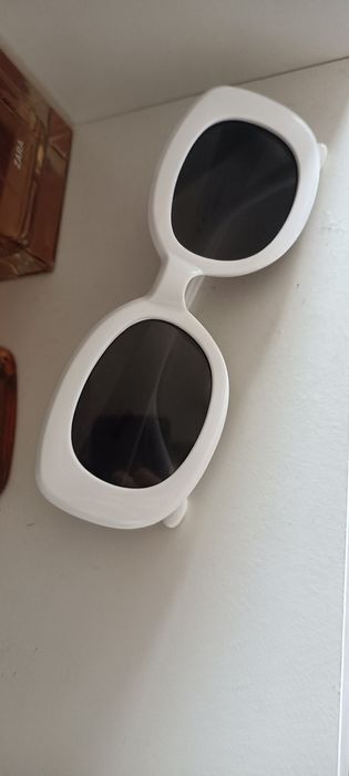 Ochelari soare albi(nu off white, jordan, bape,lv, nike, trapstar)