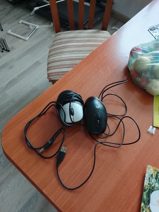 Vând tot pe o 100 de lei