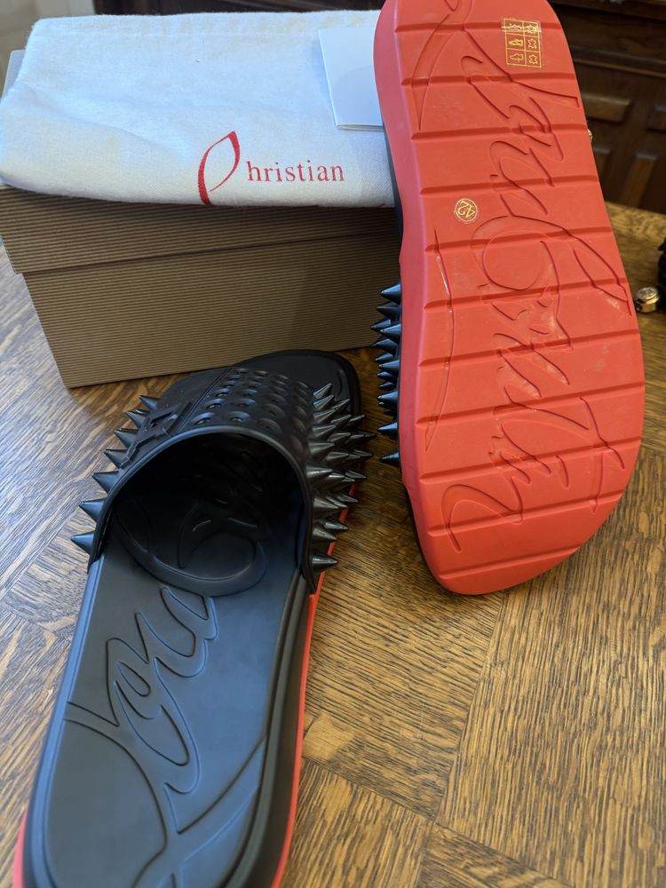 Christian Louboutin Take it Easy чехли