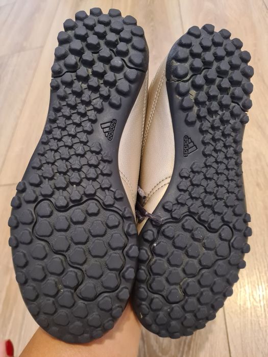 Vand ghete fotbal nr 36 Adidas Predator pt teren sintetic