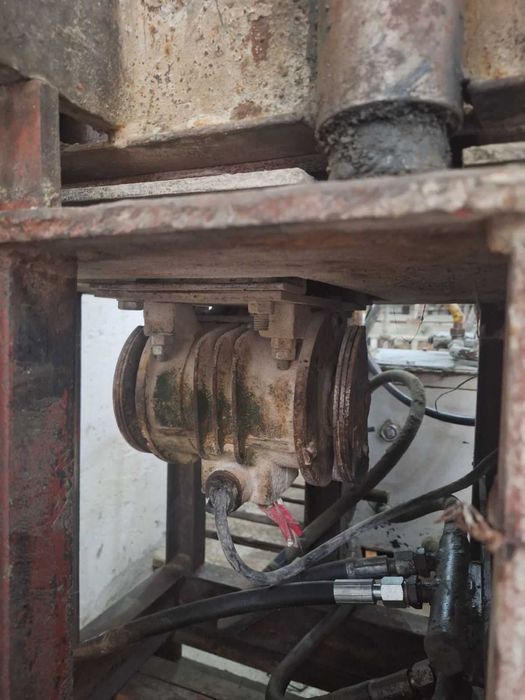 Машина Хидравлична вибропреса за бетонни блокчета