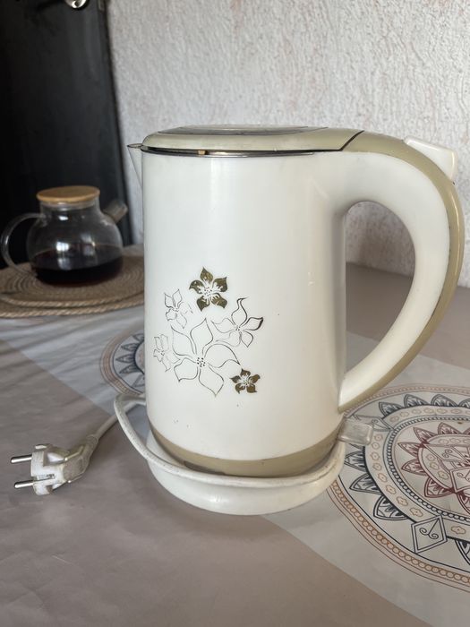 Продам электро чайник