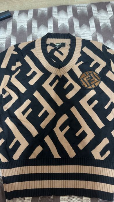 Оригинален пуловер “Fendi”