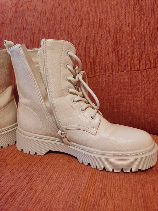 Дамски боти 38 номер, екрю