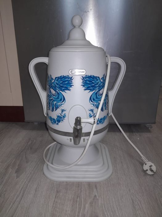 Продам электрический чайник самовар Добрыня 4,5 литра заварник кофемаш