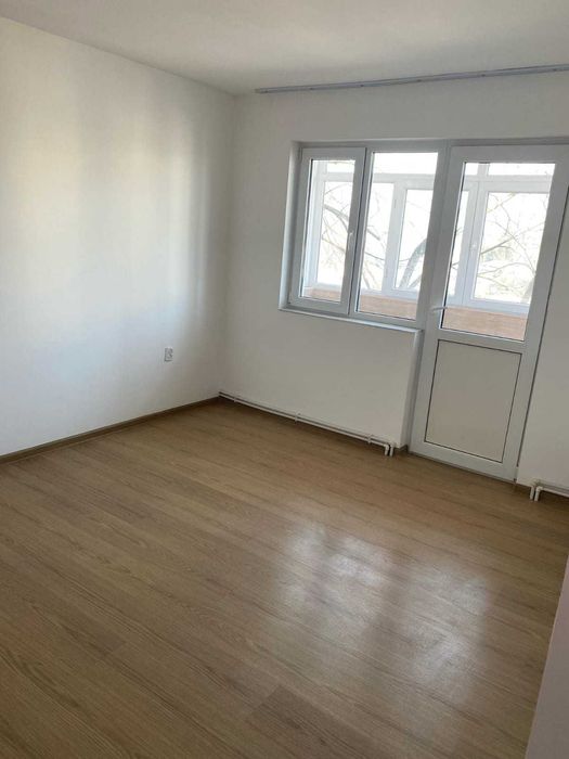 Vand apartament 4 camere