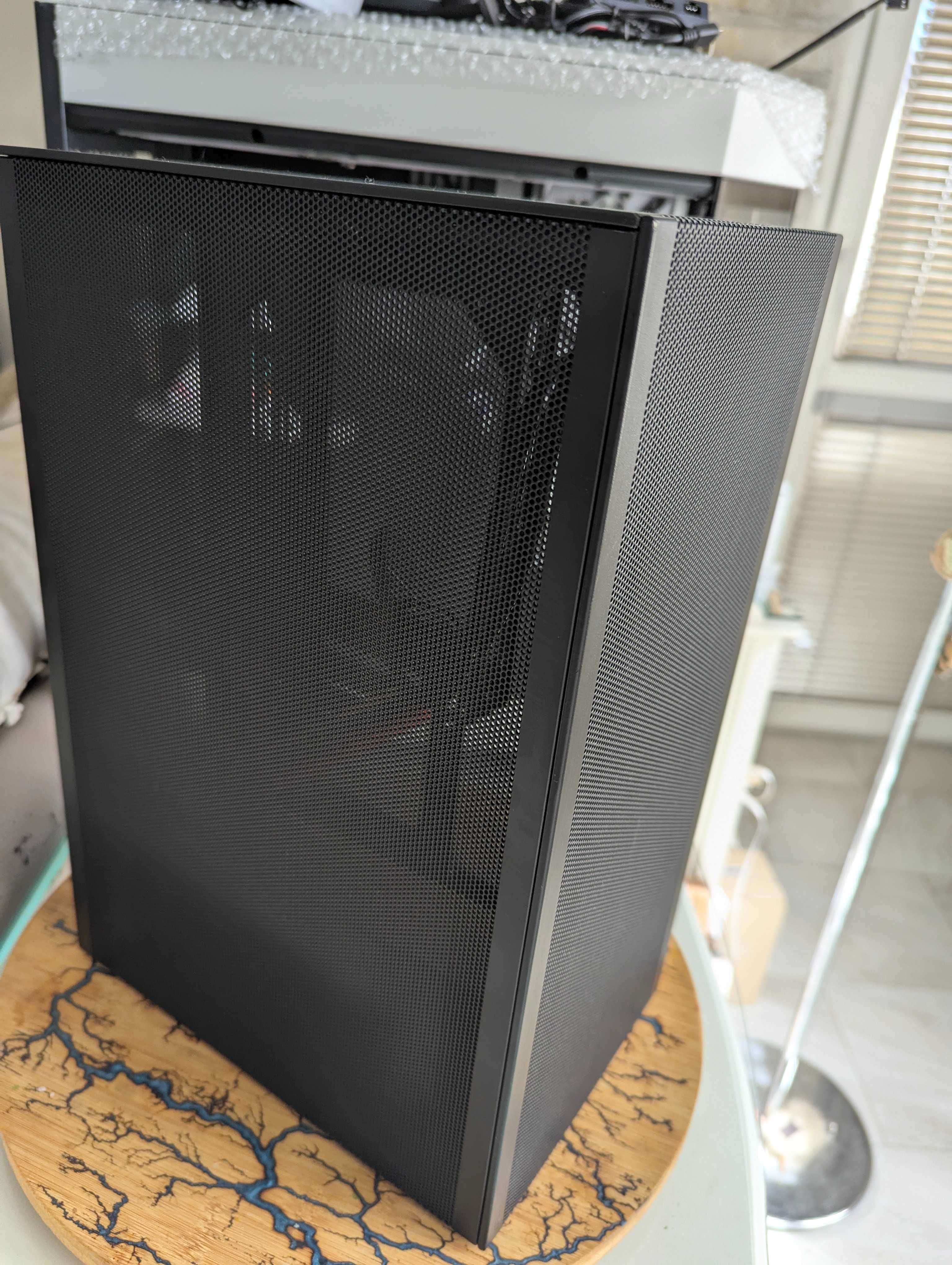 SSUPD Meshlicious Mini-ITX кутия PCIe 4.0 Full Mesh PC case като нова