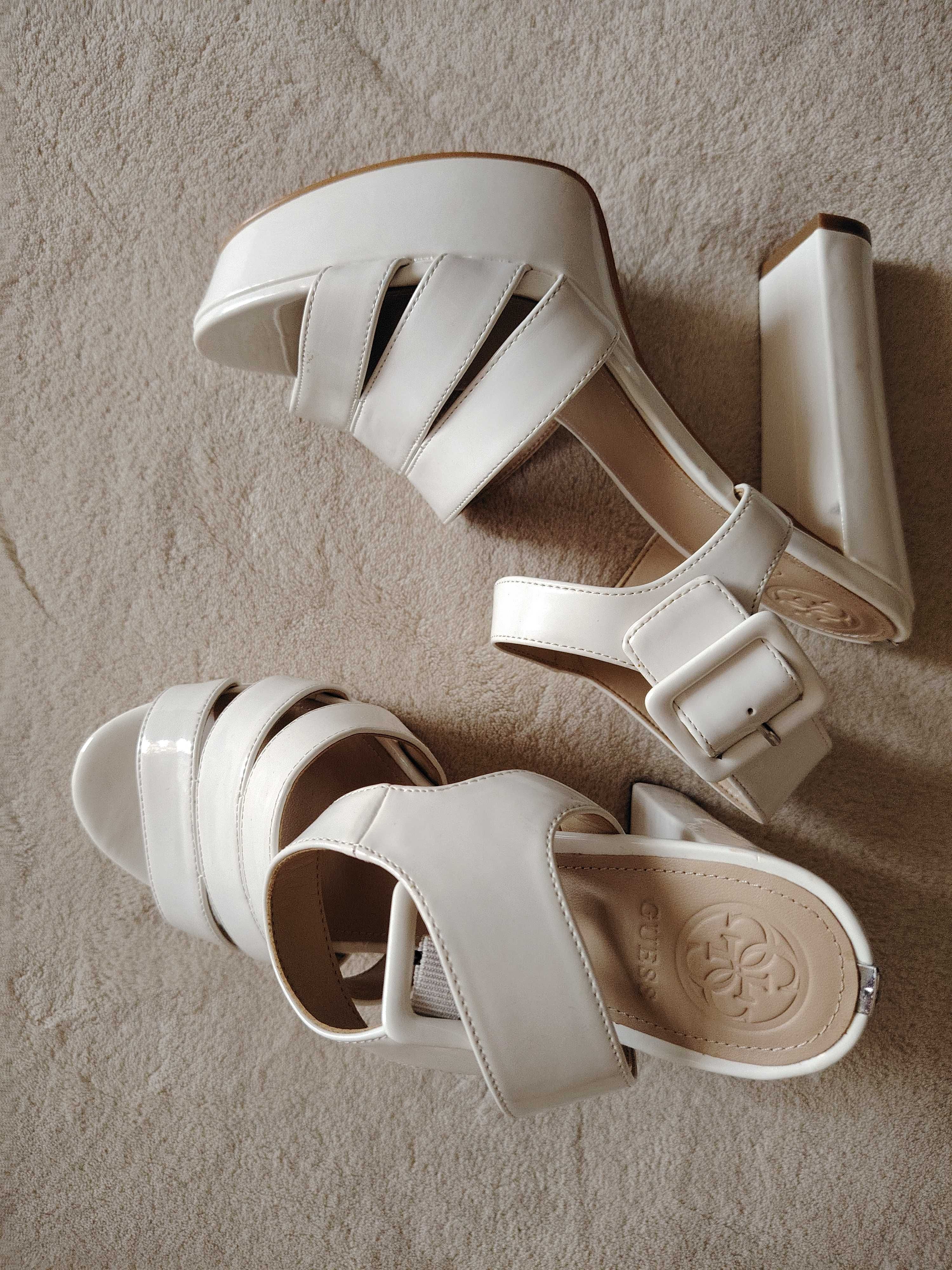 Дамски сандали "Guess"
