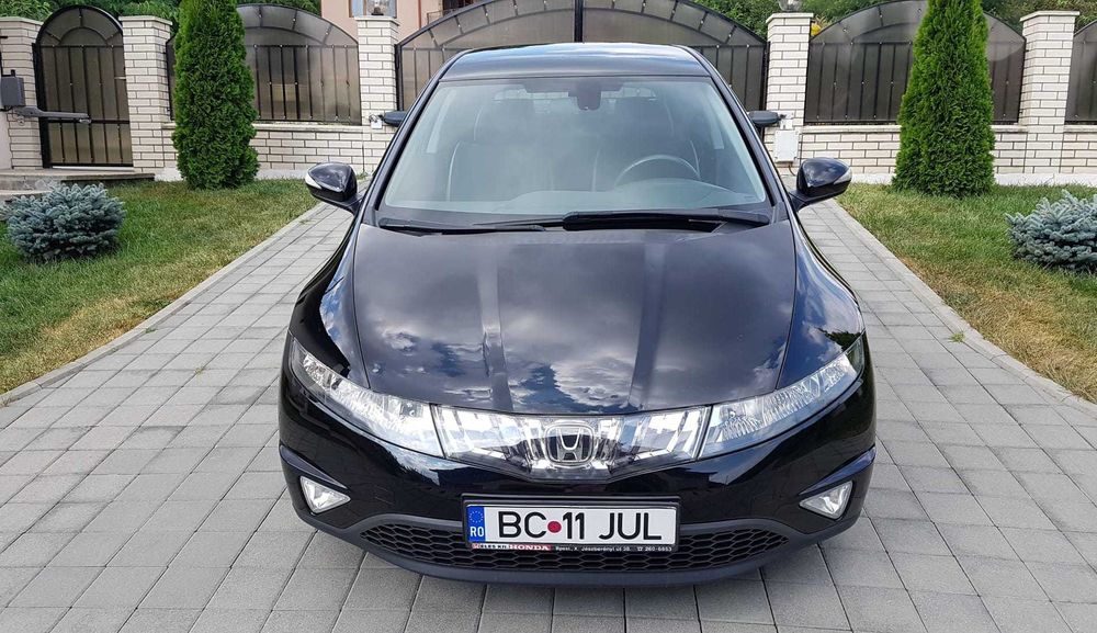 Honda Civic Sport 1.8 i-VTEC FK2 - 5D Nighthawk Black