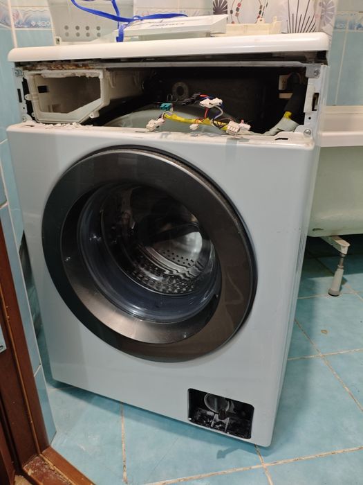 Отдам бесплатно на запчасти либо под ремонт стиральную машинку Samsung