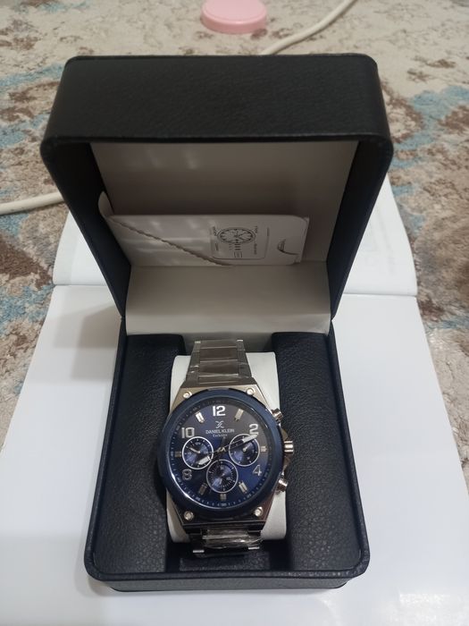 Продам часы Daniel Klein