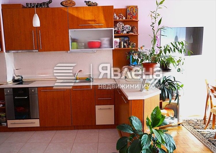 Тристаен апартамент