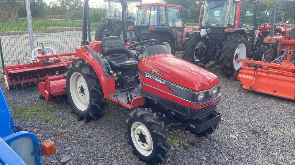 Tractor japonez Mitsubishi MT240, 4x4, servo, 24cp + freza