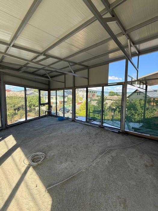 Teren vânzare+ spații comerciale-Stadion Ilie Oana Ploiești-470 mp