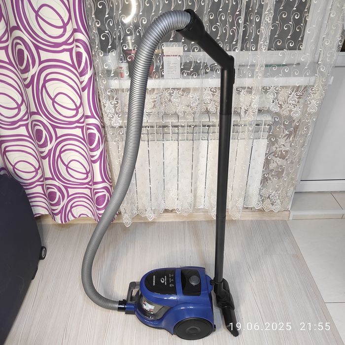 Новый пылесос Samsung Air Track 1600 Ватт SC4520 синий