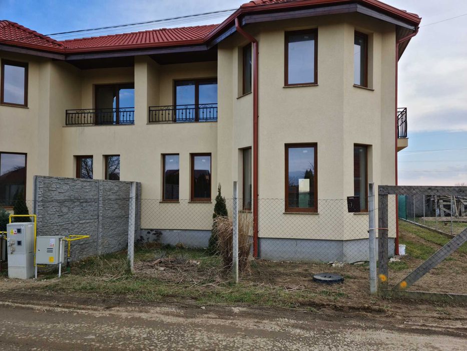 casa si loc de casa 5 ari paulesti