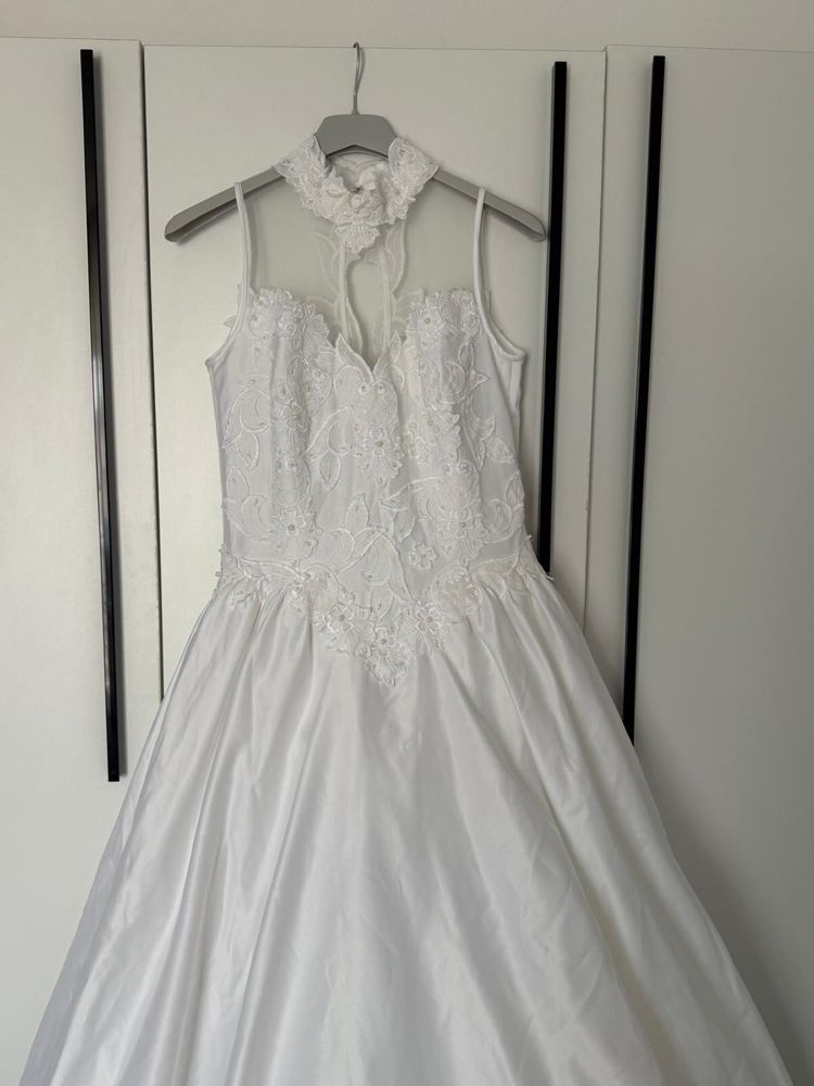 Vand rochie de mireasa