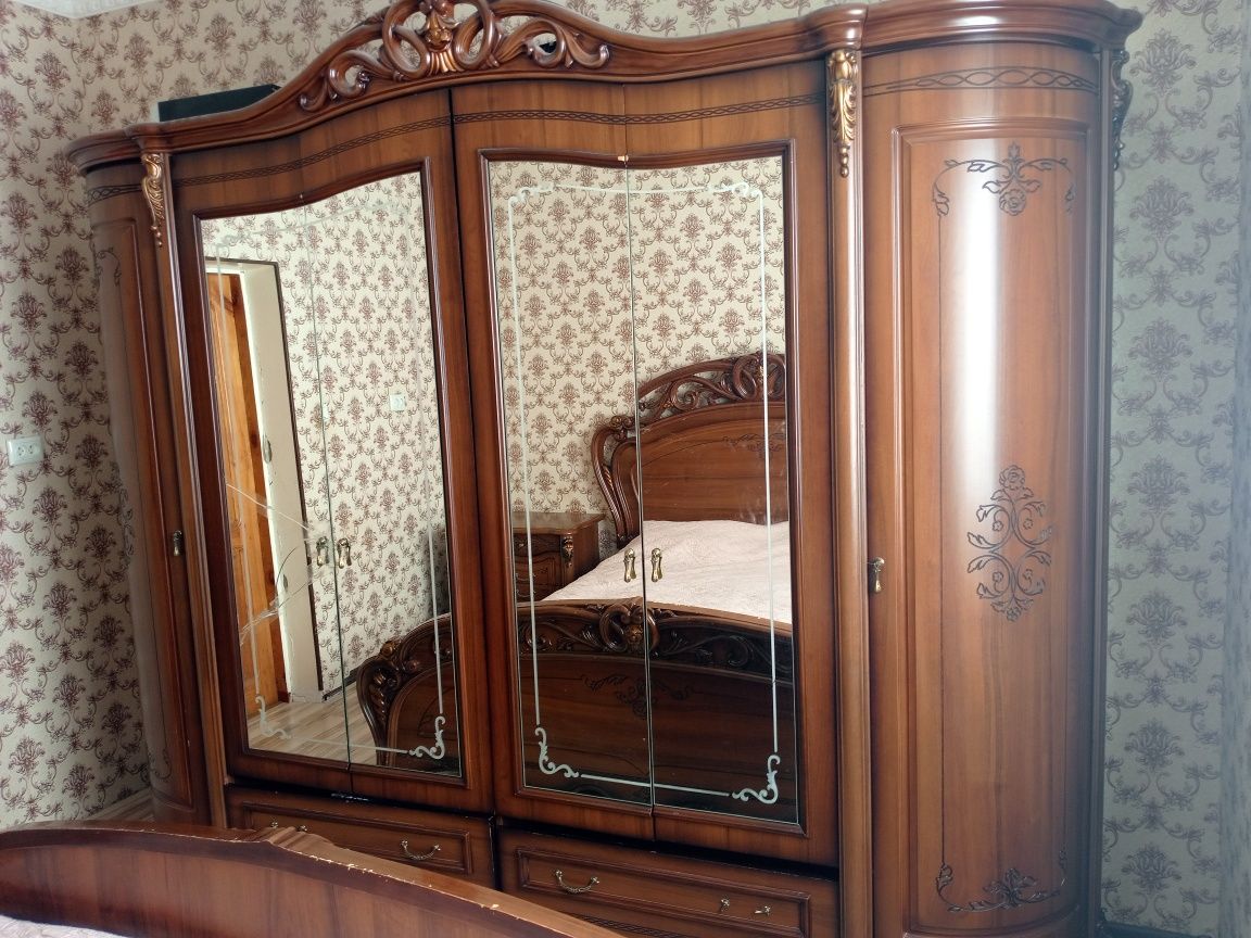 Спальный гарнитур Allegro (б/у), сп. место 200×210 см