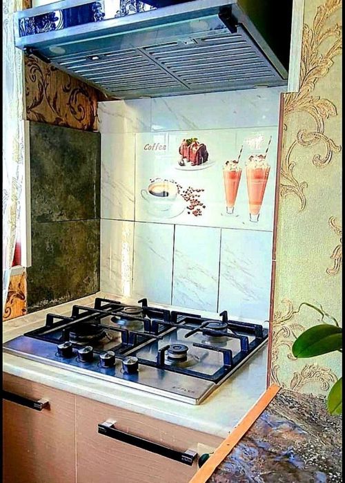 Юнусобод 4кв 1/3/4 Сотилади