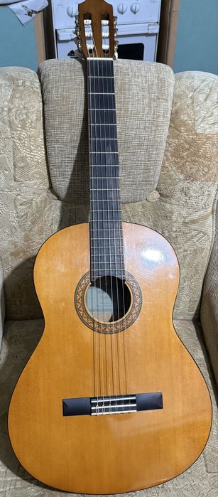 Yamaha C40 продам срочна