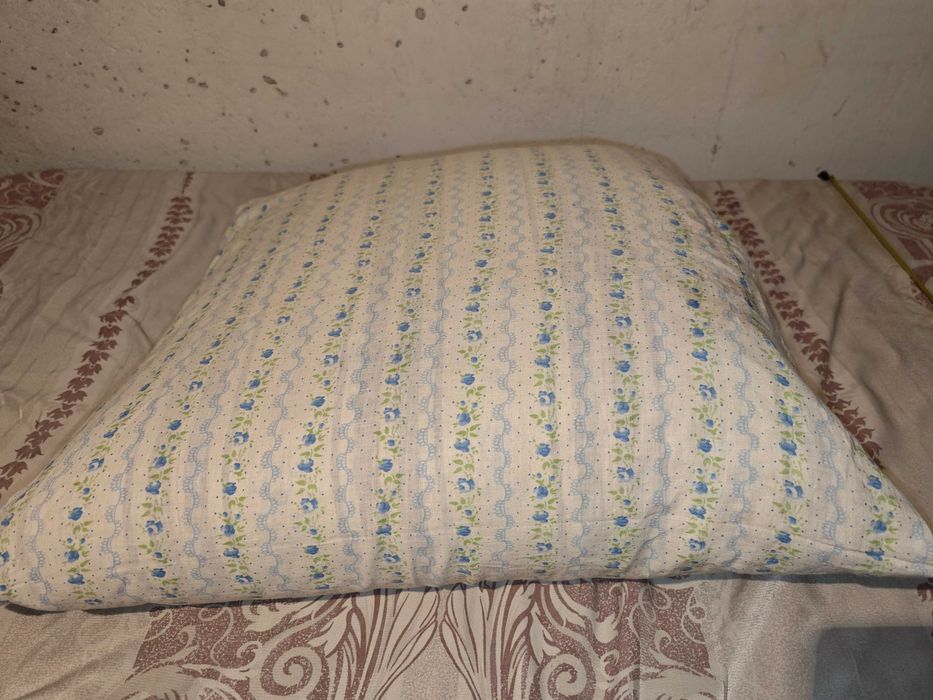 Подушка перовая 2 шт. станция метро Москва