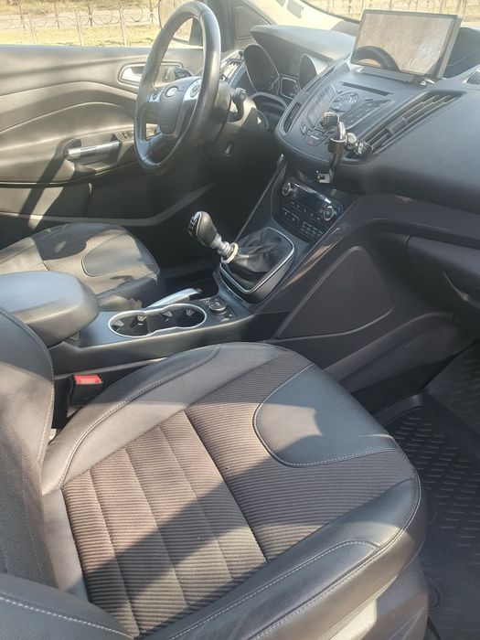 Vând Ford kuga 2015