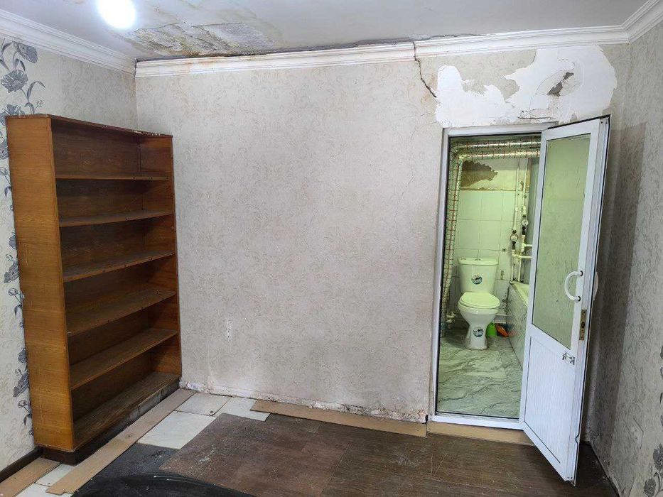 Продаю 1 комнатную квартира ор-р Ботаничекий сад бывшее общежитие