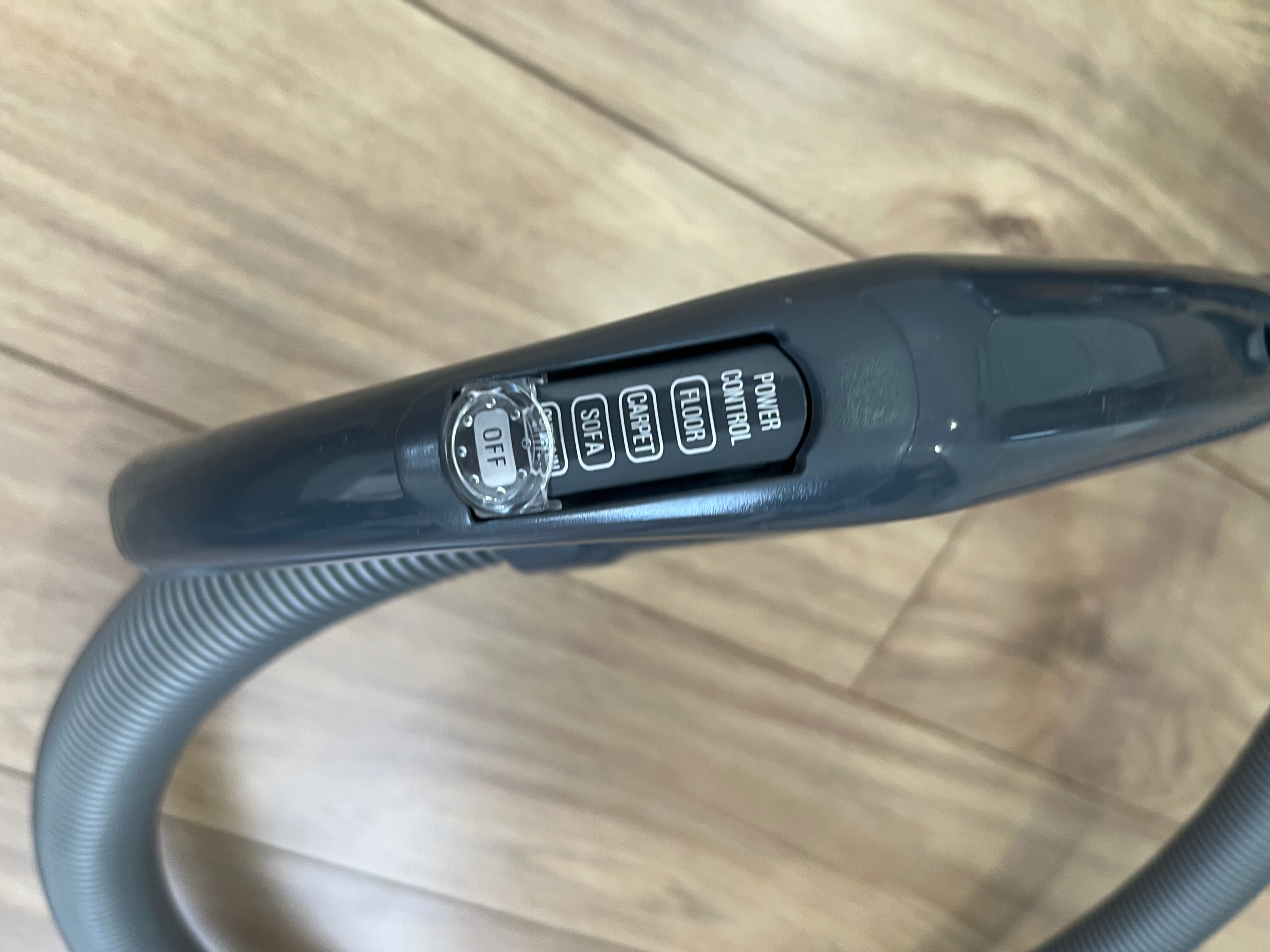 Пылесос LG VK89609HQ